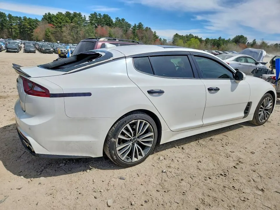 2019 KIA STINGER PREMIUM  