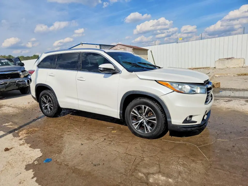2016 TOYOTA HIGHLANDER XLE  