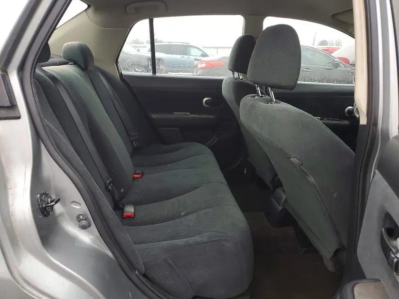 2011 NISSAN VERSA 1.8 S  