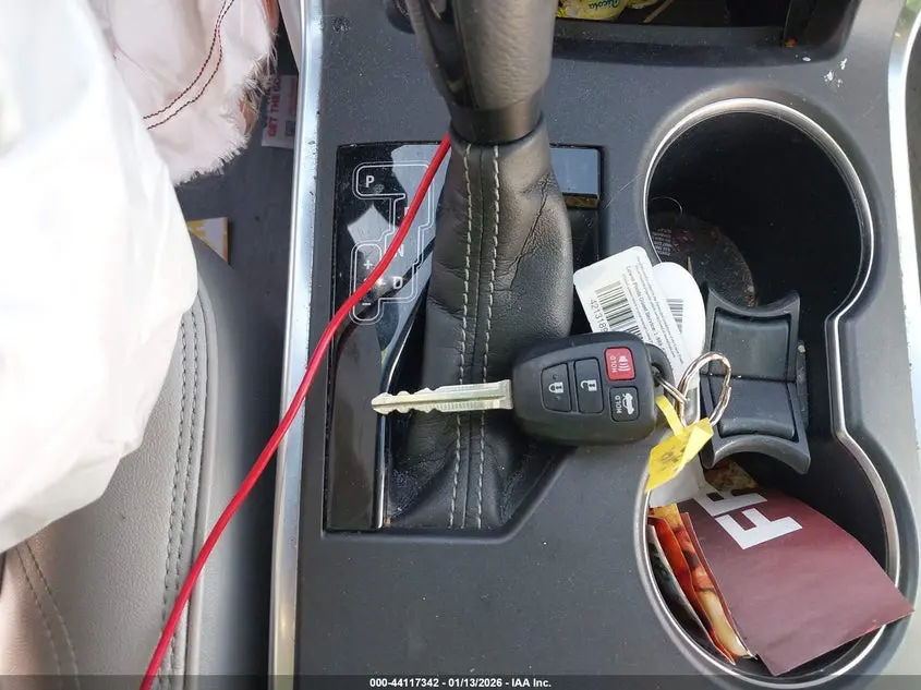 2017 TOYOTA CAMRY XLE