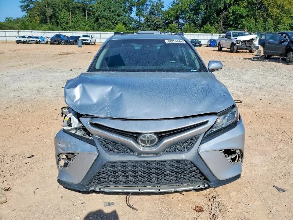 2018 TOYOTA CAMRY SE  
