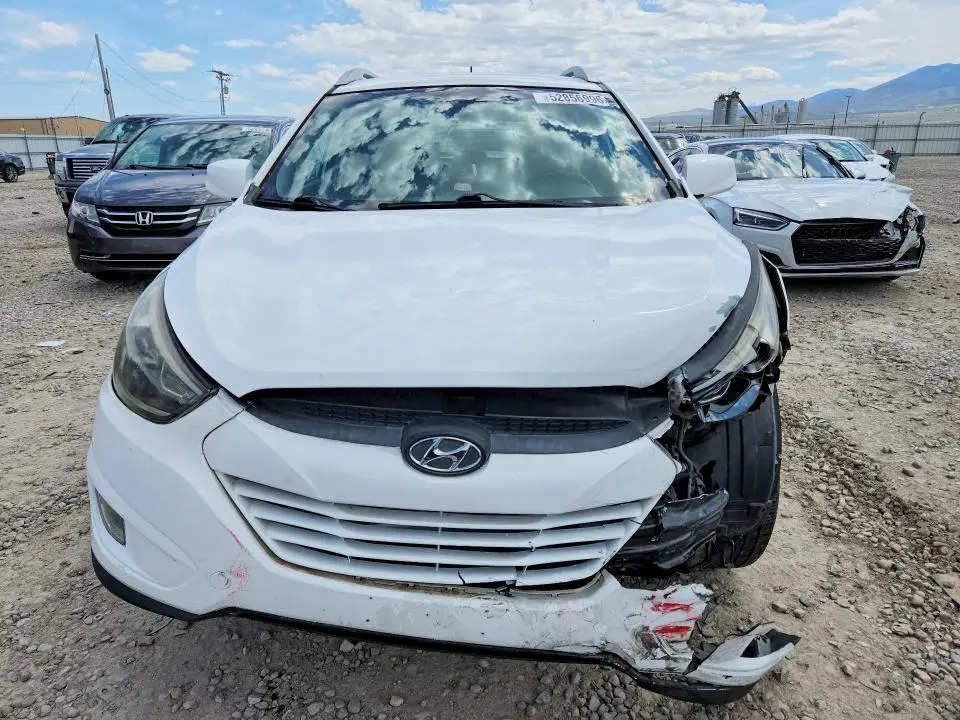 2015 HYUNDAI TUCSON SE  
