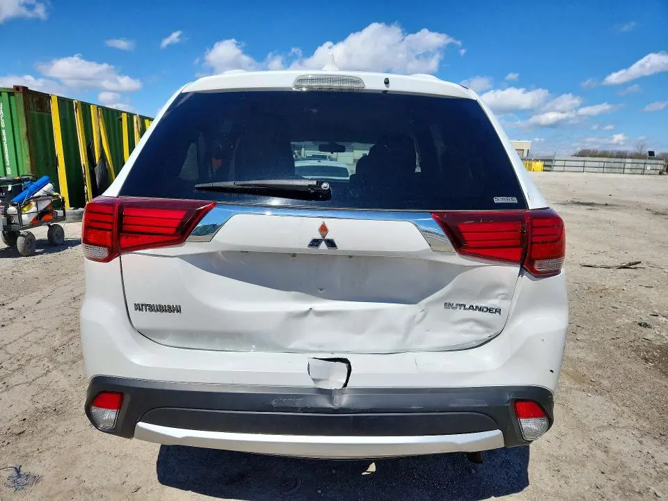 2018 MITSUBISHI OUTLANDER SE  