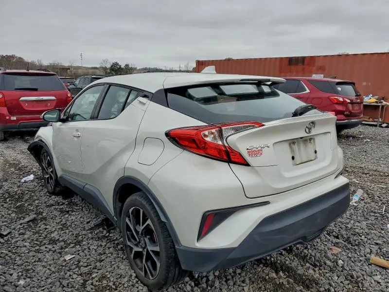 2021 TOYOTA C-HR XLE  