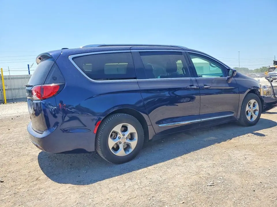 2017 CHRYSLER PACIFICA TOURING L PLUS  