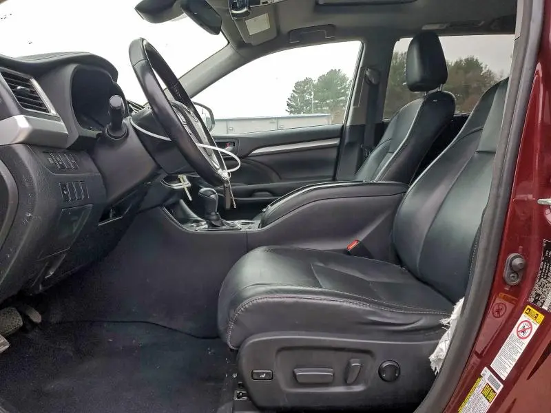 2018 TOYOTA HIGHLANDER SE  