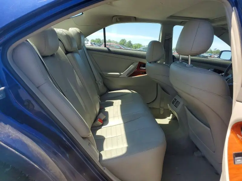 2011 TOYOTA CAMRY XLE  