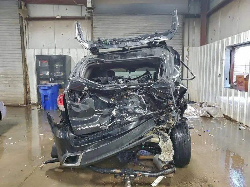 2017 TOYOTA HIGHLANDER LIMITED  