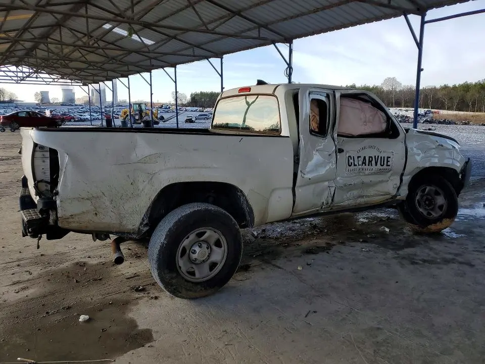 2017 TOYOTA TACOMA SR  