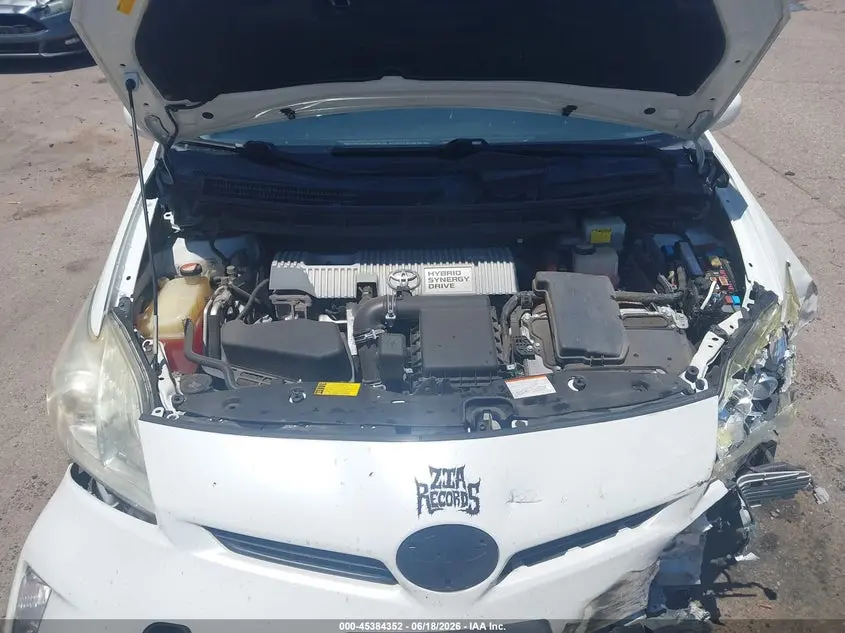 2015 TOYOTA PRIUS THREE