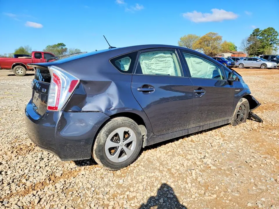 2014 TOYOTA PRIUS THREE  