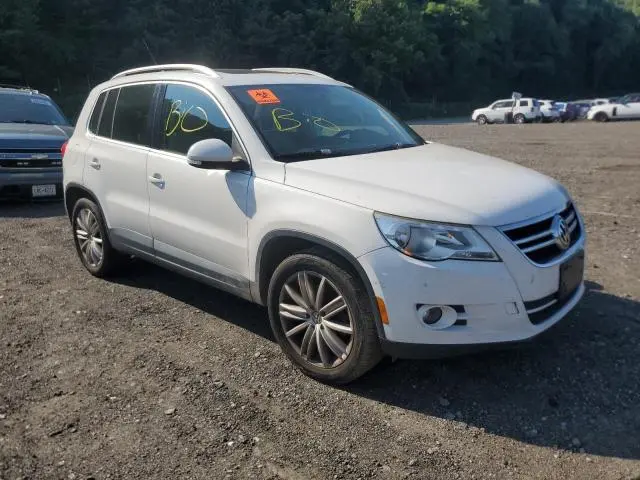 2011 VOLKSWAGEN TIGUAN S  