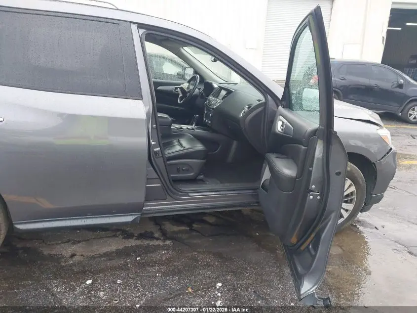 2017 NISSAN PATHFINDER SL