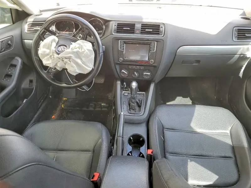 2017 VOLKSWAGEN JETTA SE  