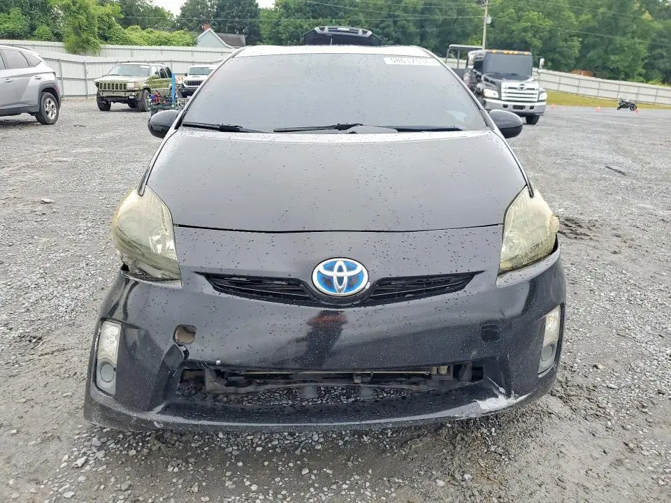 2011 TOYOTA PRIUS THREE  