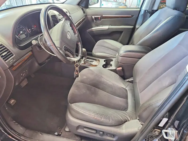 2011 HYUNDAI SANTA FE SE  