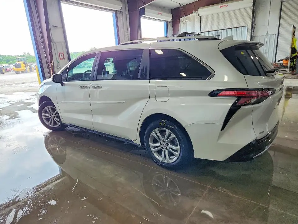 2024 TOYOTA SIENNA PLATINUM 7-PASSENGER  