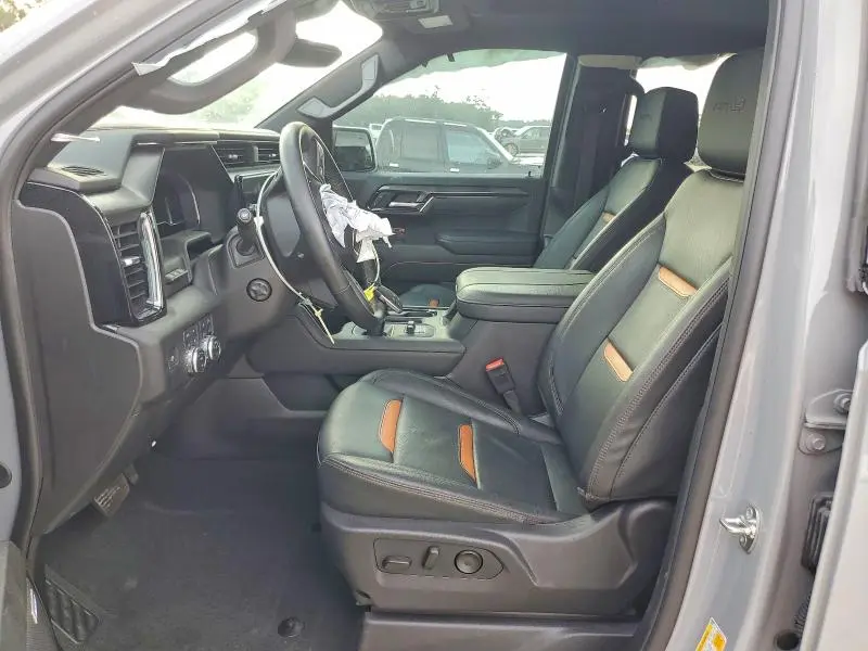 2025 GMC SIERRA K1500 AT4  