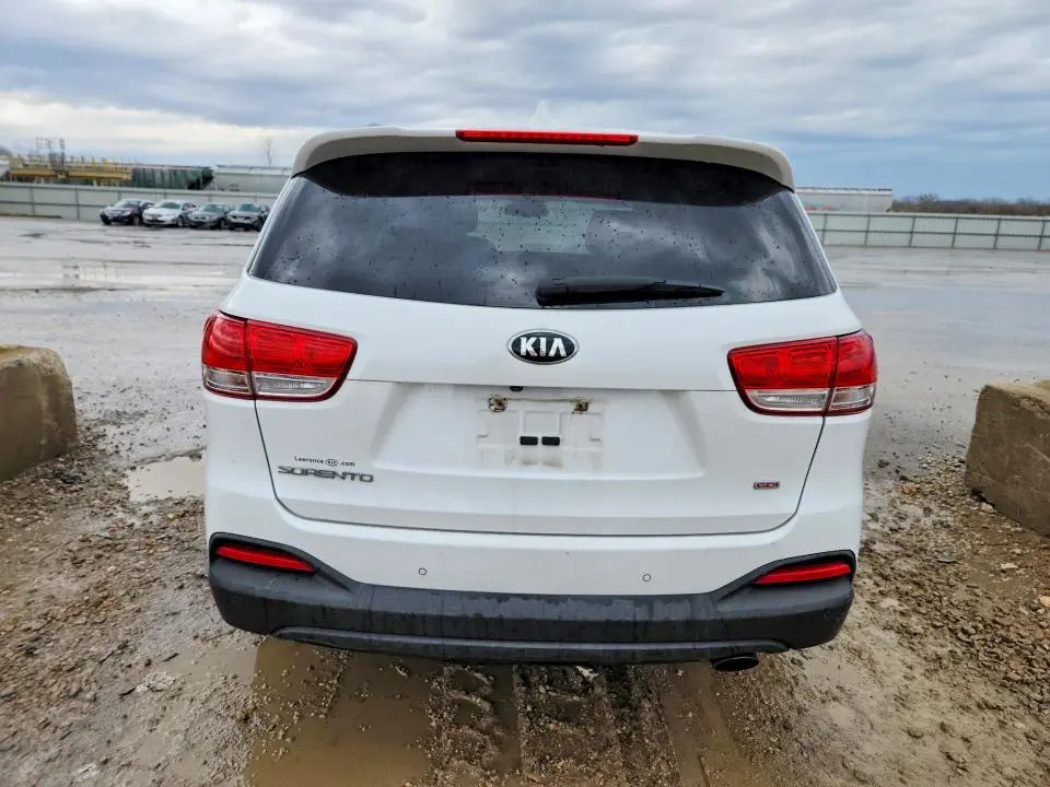 2016 KIA SORENTO LX  