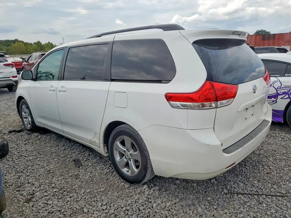 2011 TOYOTA SIENNA LE  