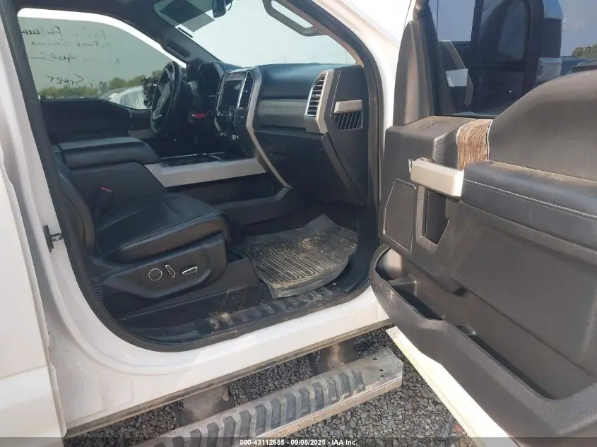 2017 FORD F-250 LARIAT