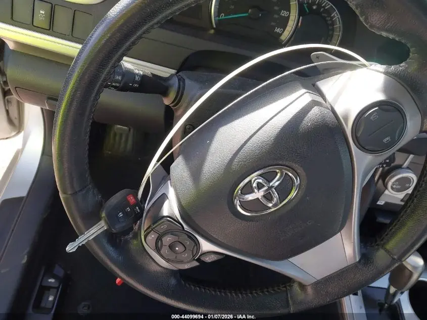 2012 TOYOTA CAMRY SE