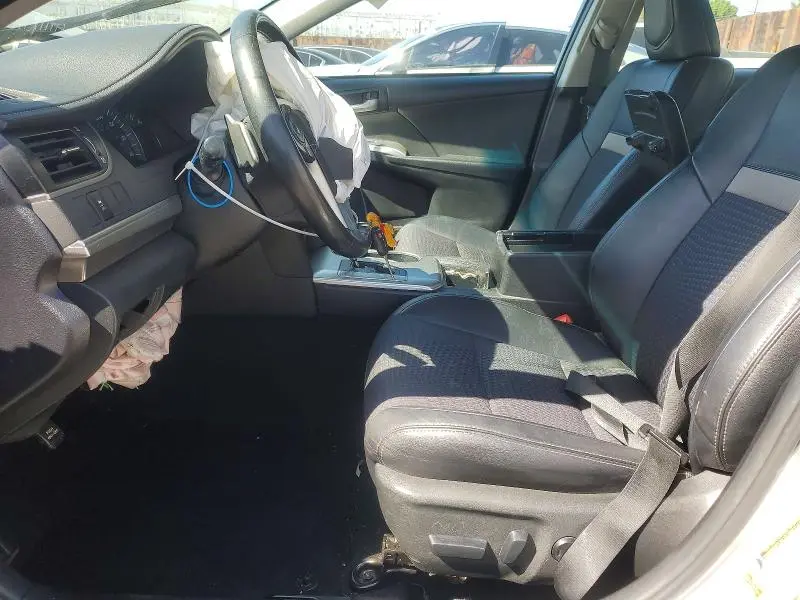 2014 TOYOTA CAMRY SE  