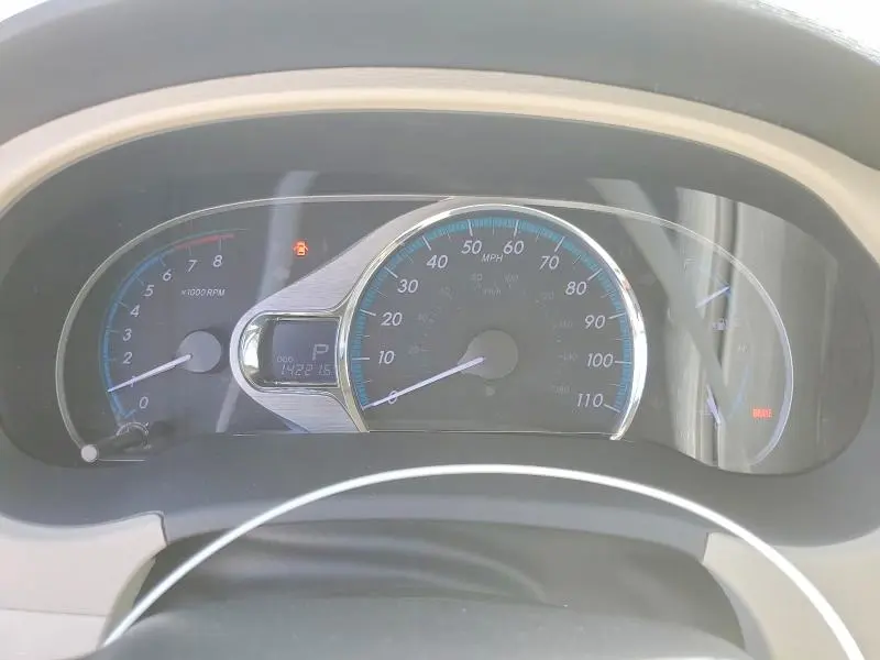 2013 TOYOTA SIENNA XLE 8-PASSENGER  
