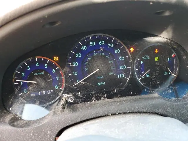 2010 TOYOTA SIENNA XLE
