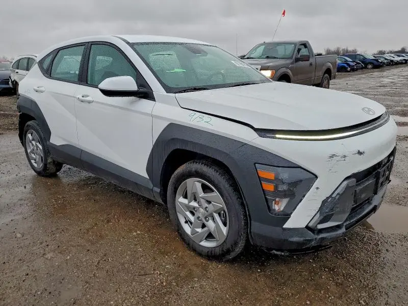2024 HYUNDAI KONA SE  