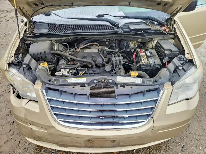 2010 CHRYSLER TOWN & COUNTRY LX  