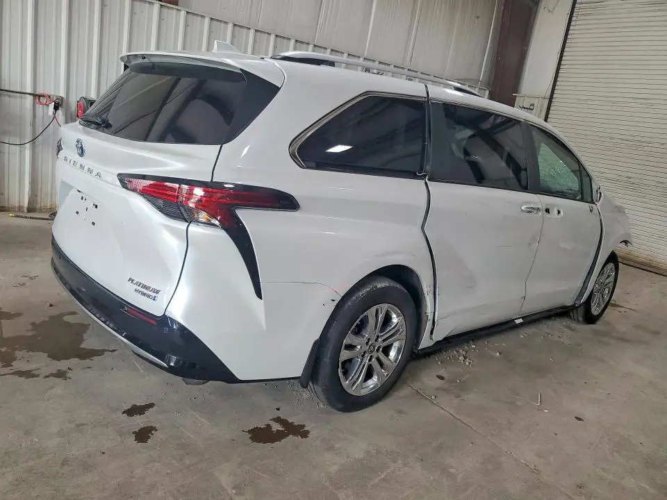 2024 TOYOTA SIENNA PLATINUM 7-PASSENGER  