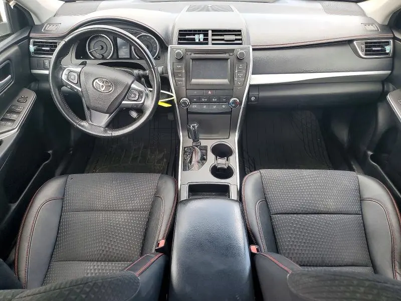 2015 TOYOTA CAMRY SE  