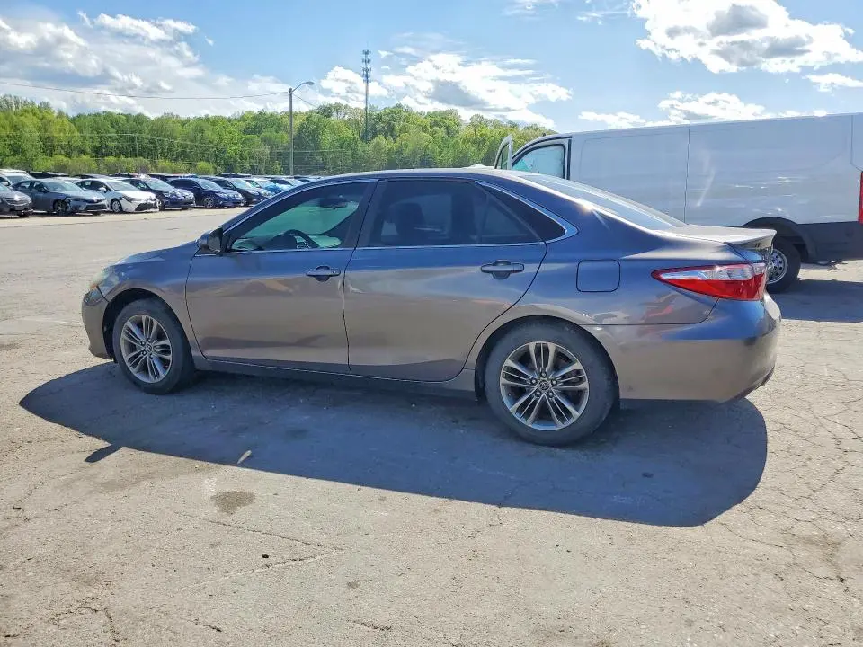 2016 TOYOTA CAMRY SE  