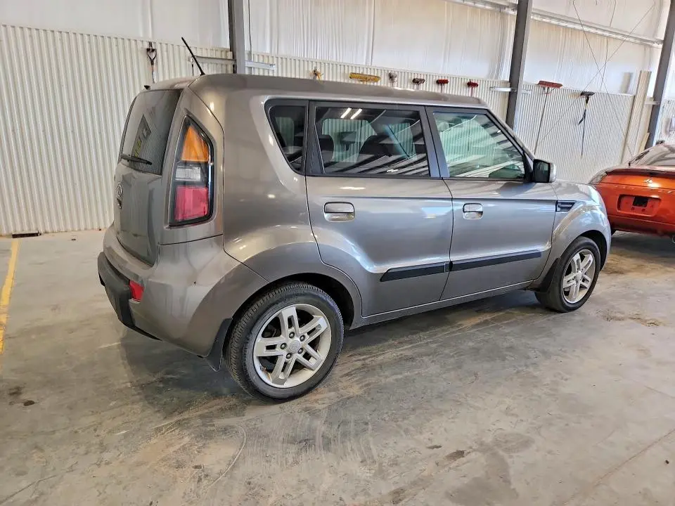 2010 KIA SOUL +  