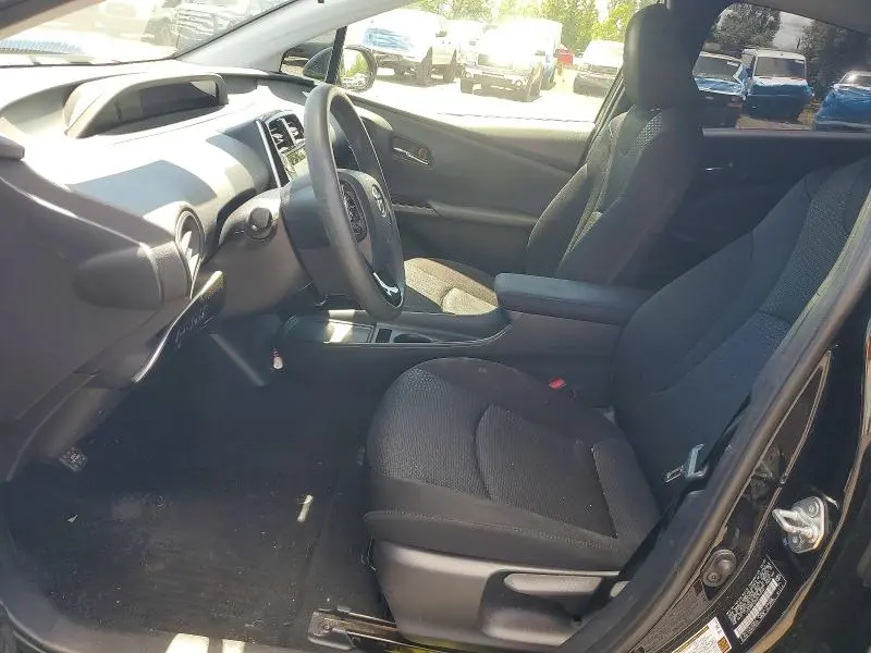 2022 TOYOTA PRIUS LE  