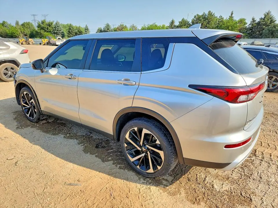 2024 MITSUBISHI OUTLANDER SE  