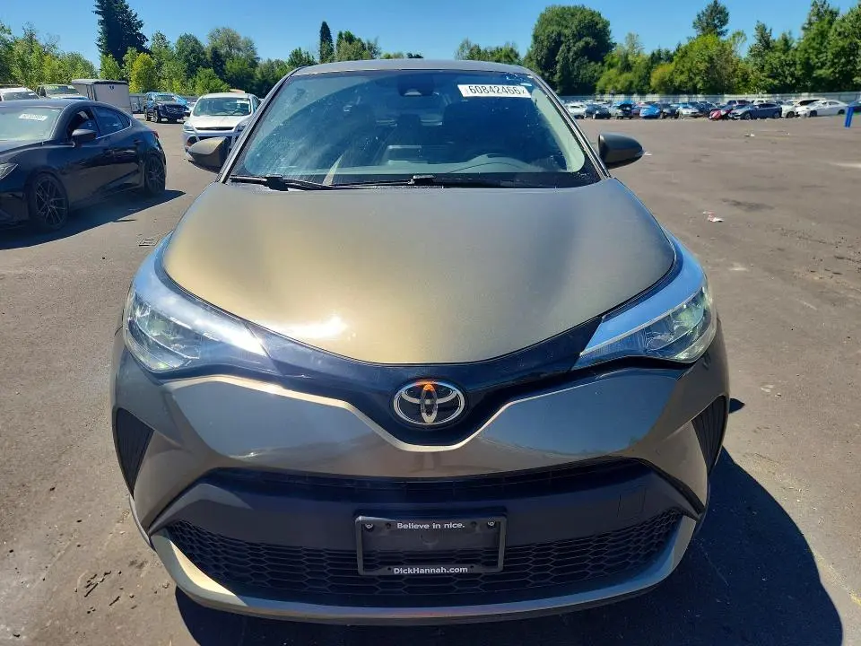 2021 TOYOTA C-HR LE  