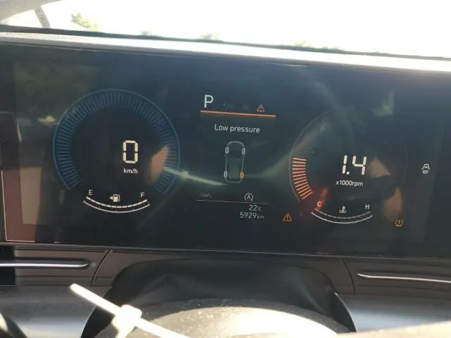 2025 HYUNDAI KONA SE  