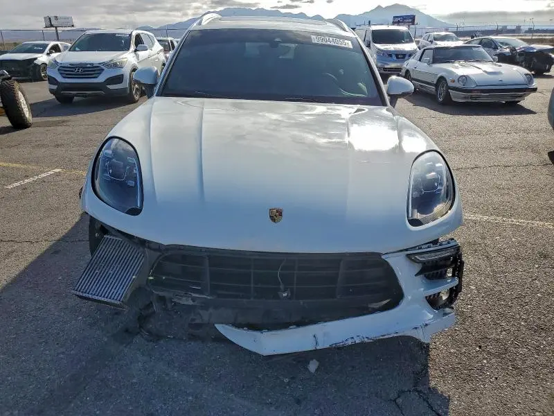 2018 PORSCHE MACAN GTS  