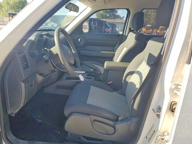 2010 DODGE NITRO SE  