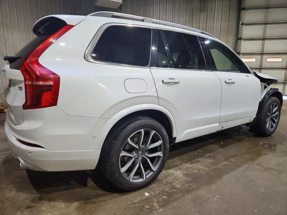 2018 VOLVO XC90 T5  