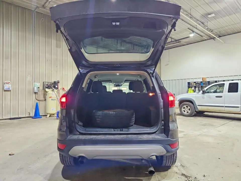 2019 FORD ESCAPE SE  