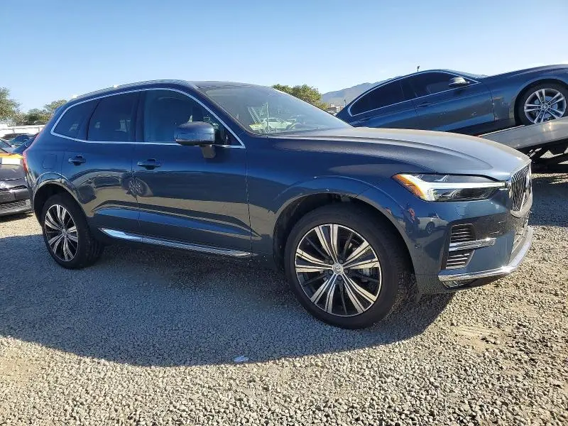 2023 VOLVO XC60 PLUS  