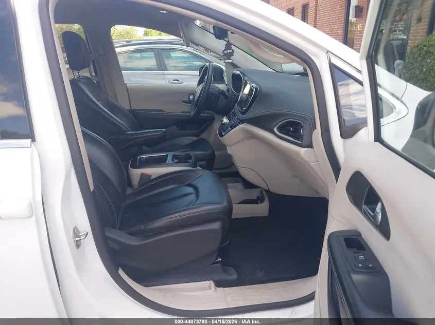2023 CHRYSLER PACIFICA HYBRID TOURING L