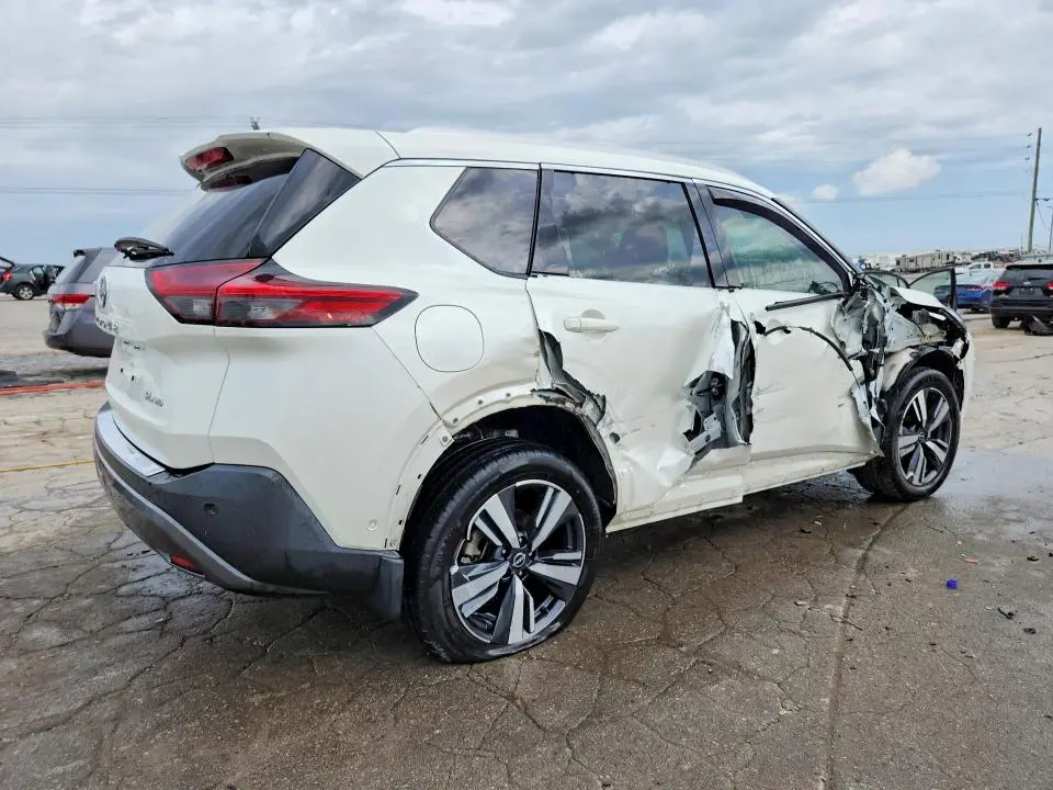 2022 NISSAN ROGUE SL  