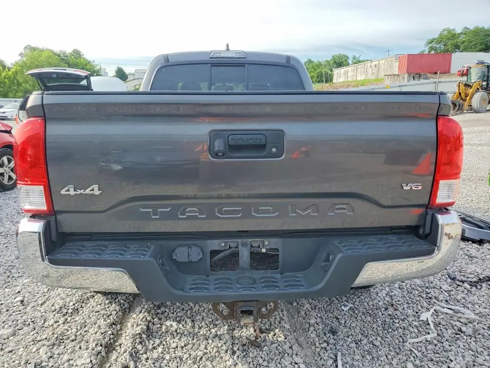 2017 TOYOTA TACOMA SR5 V6  