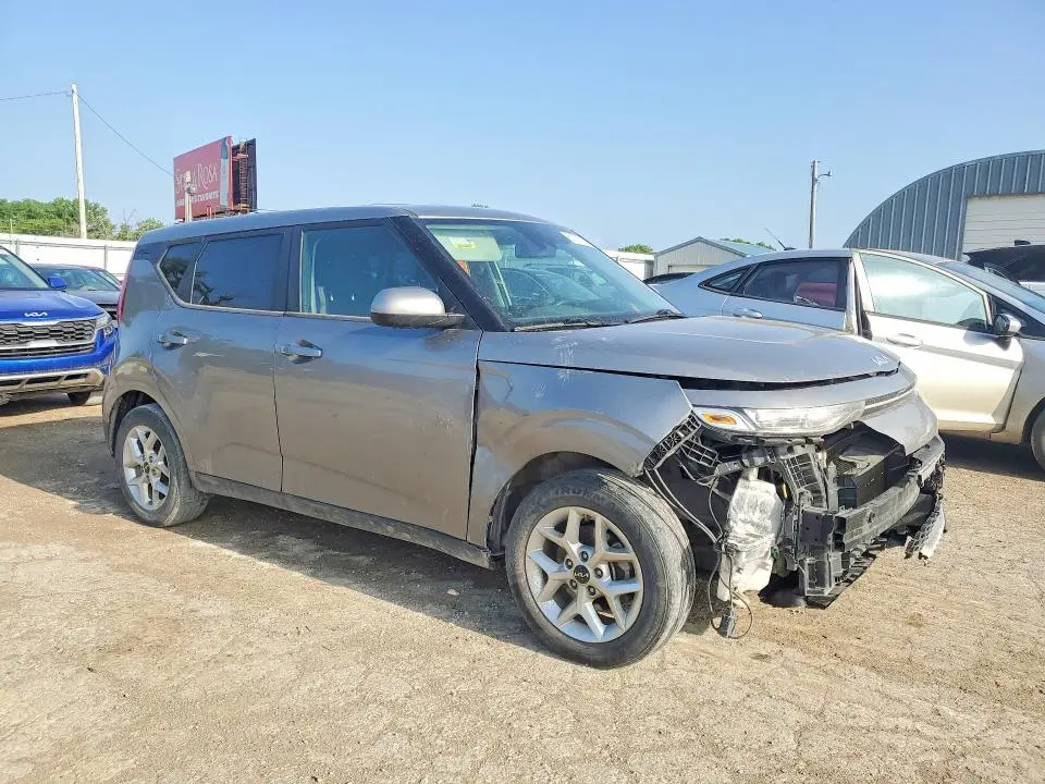 2022 KIA SOUL LX  