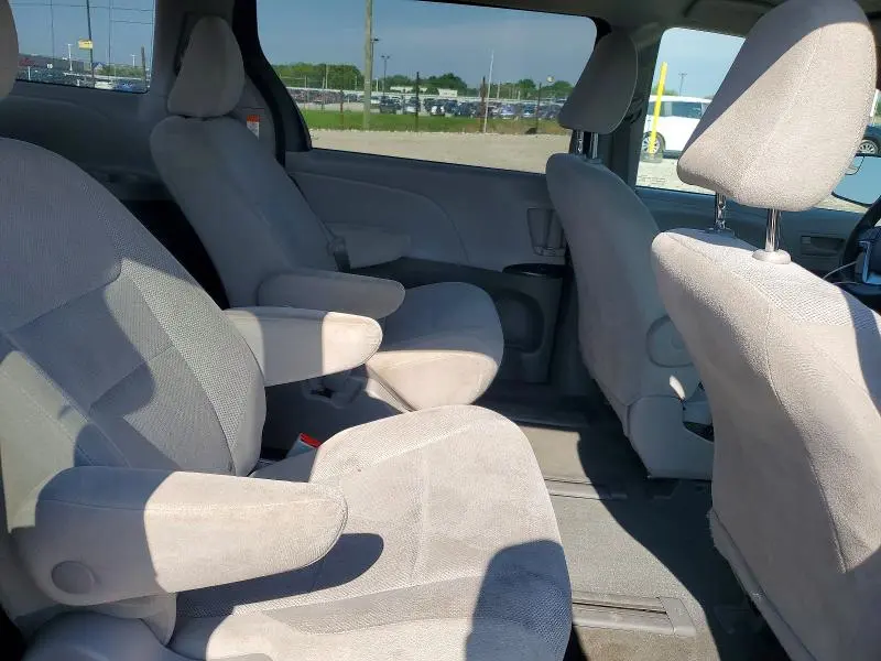 2020 TOYOTA SIENNA L  