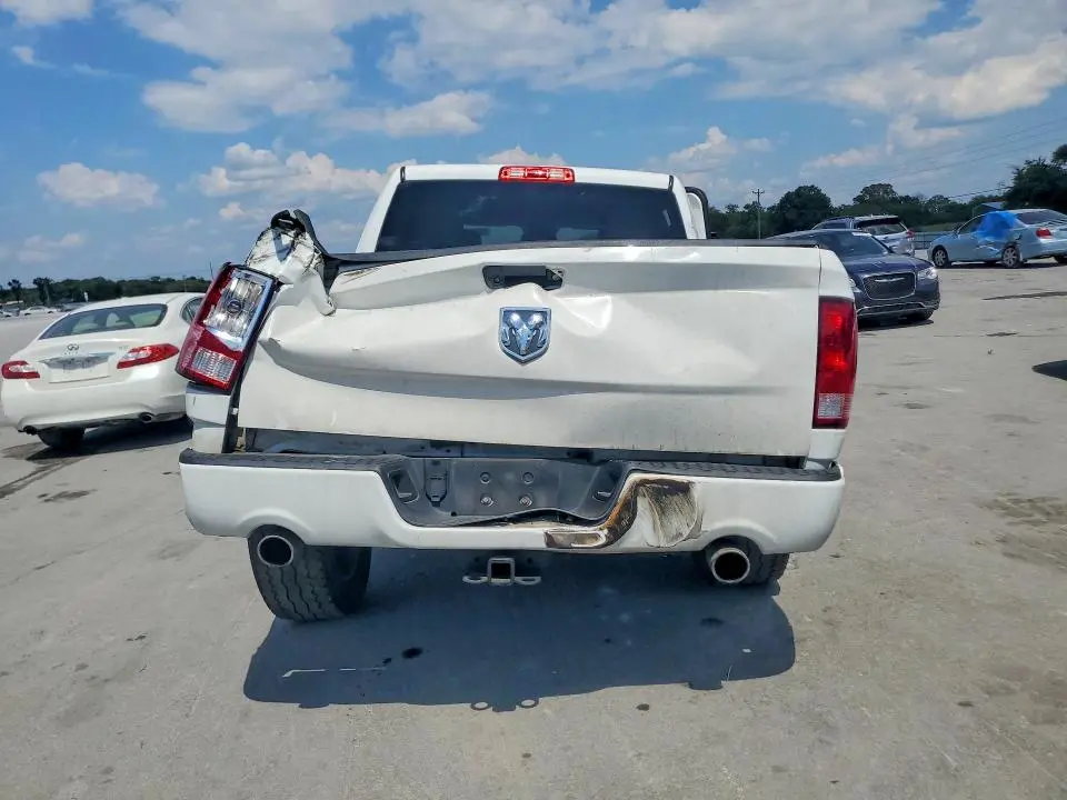 2016 RAM 1500 ST  